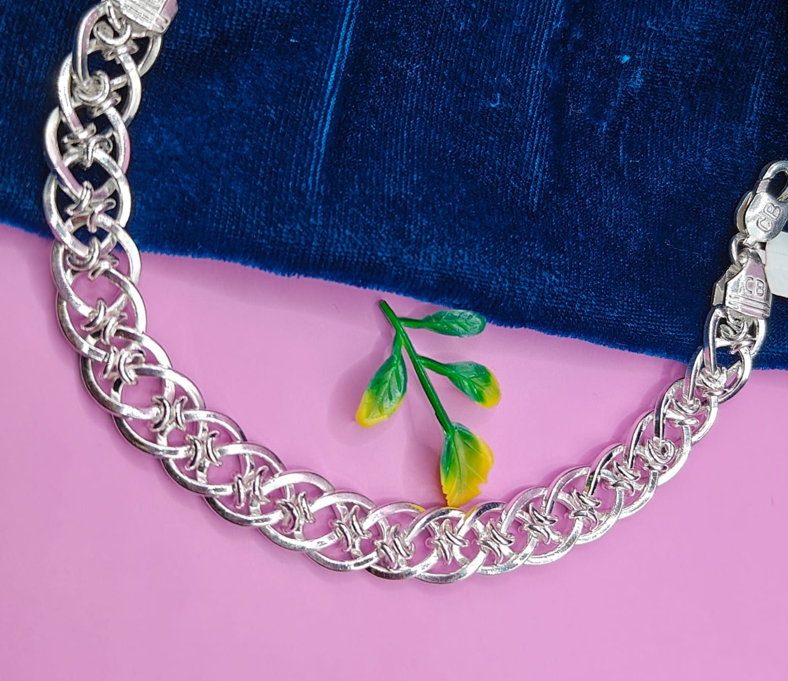 BRACELATE