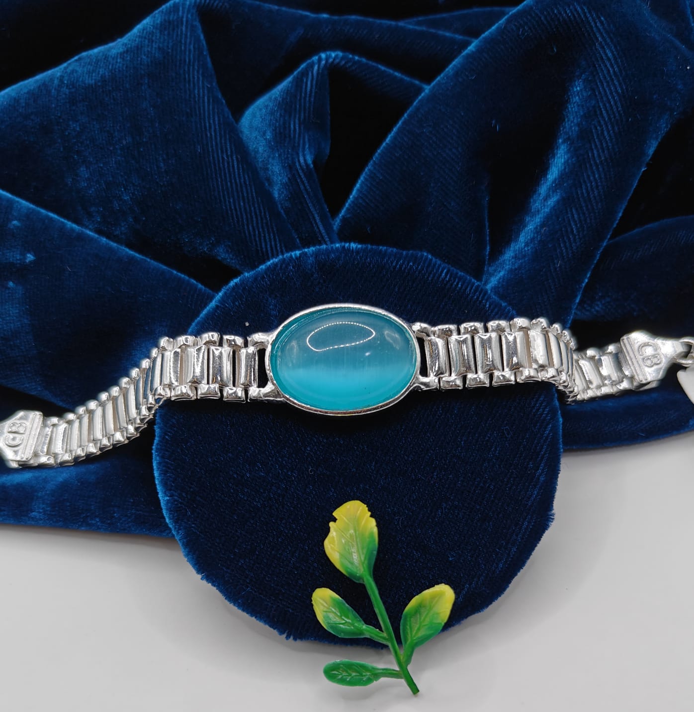 BRACELATE