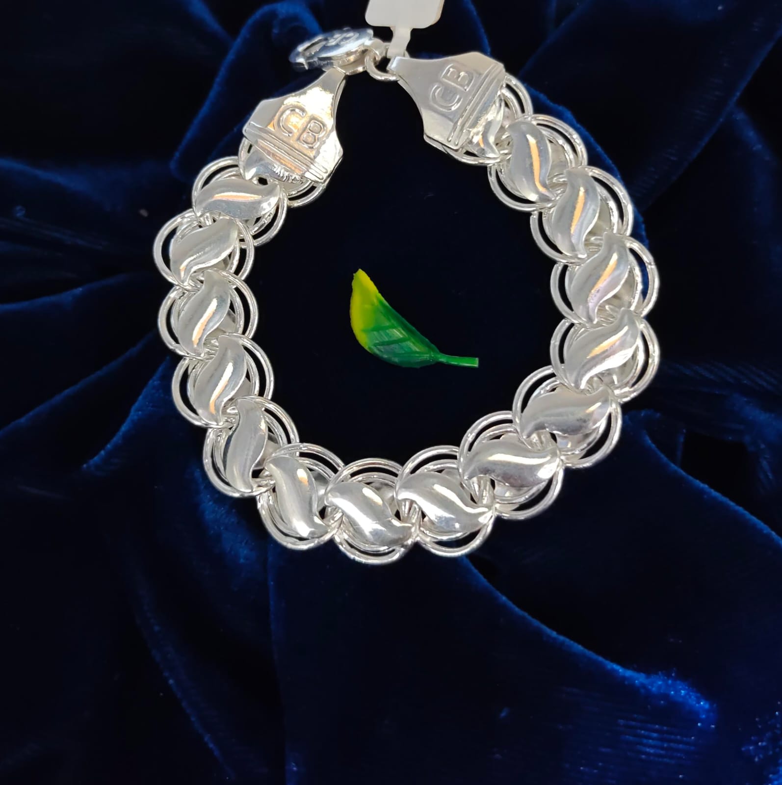 BRACELATE