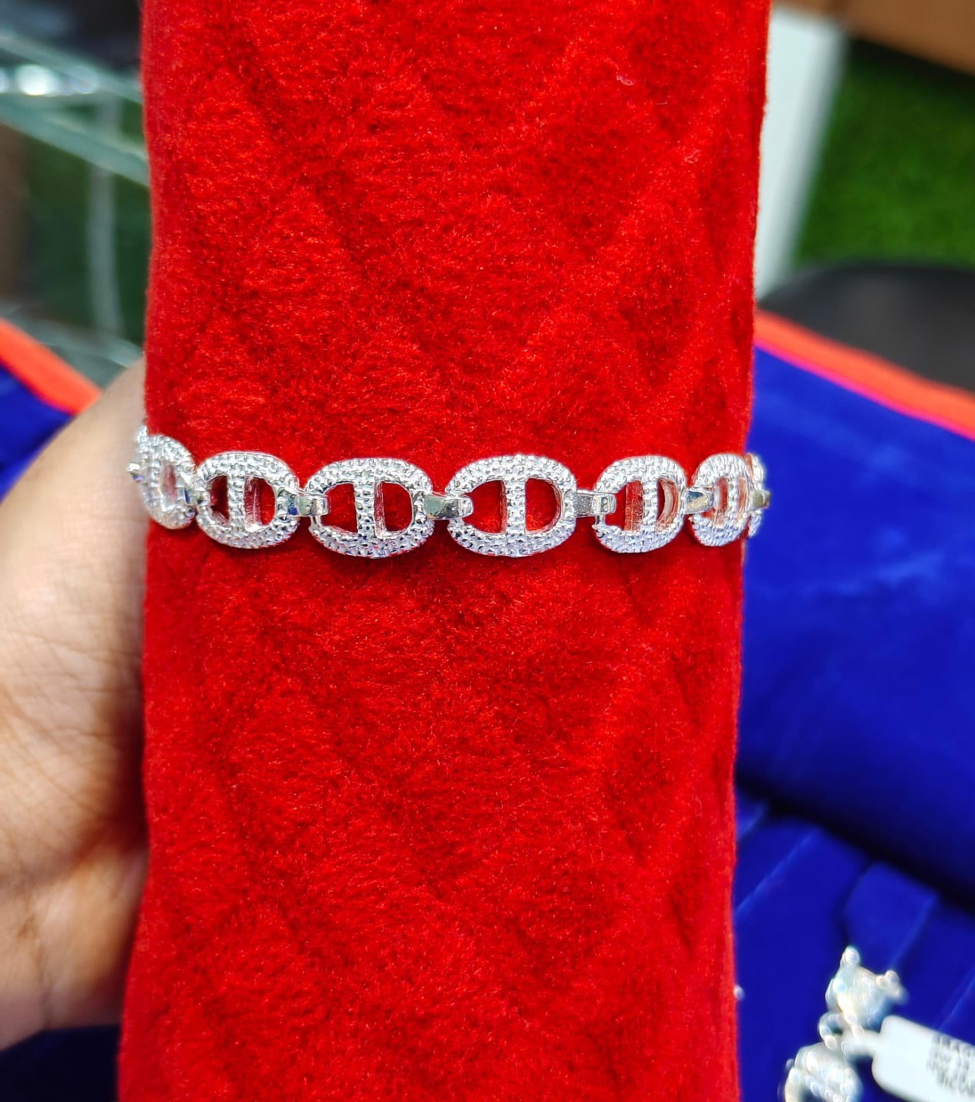 Bracelate