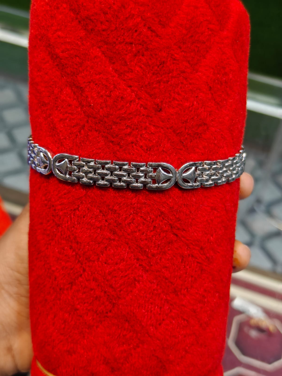 Bracelate
