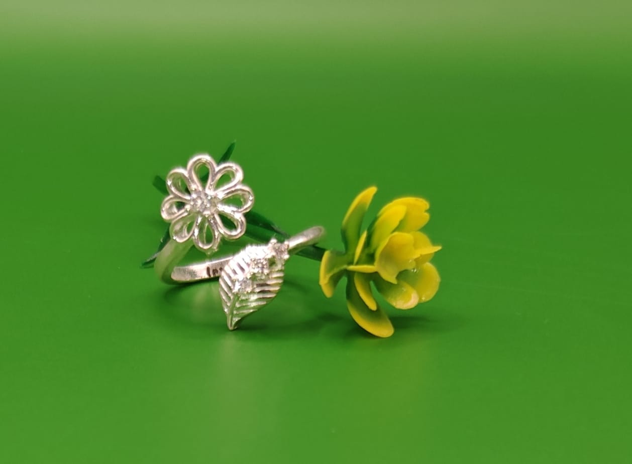 Aabha Flower & Leaf Silver Ring